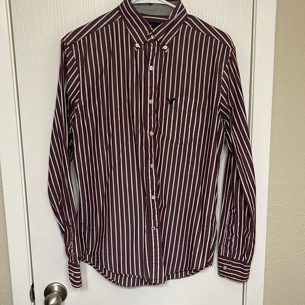 American Eagle Mens striped maroon button down long sleeve